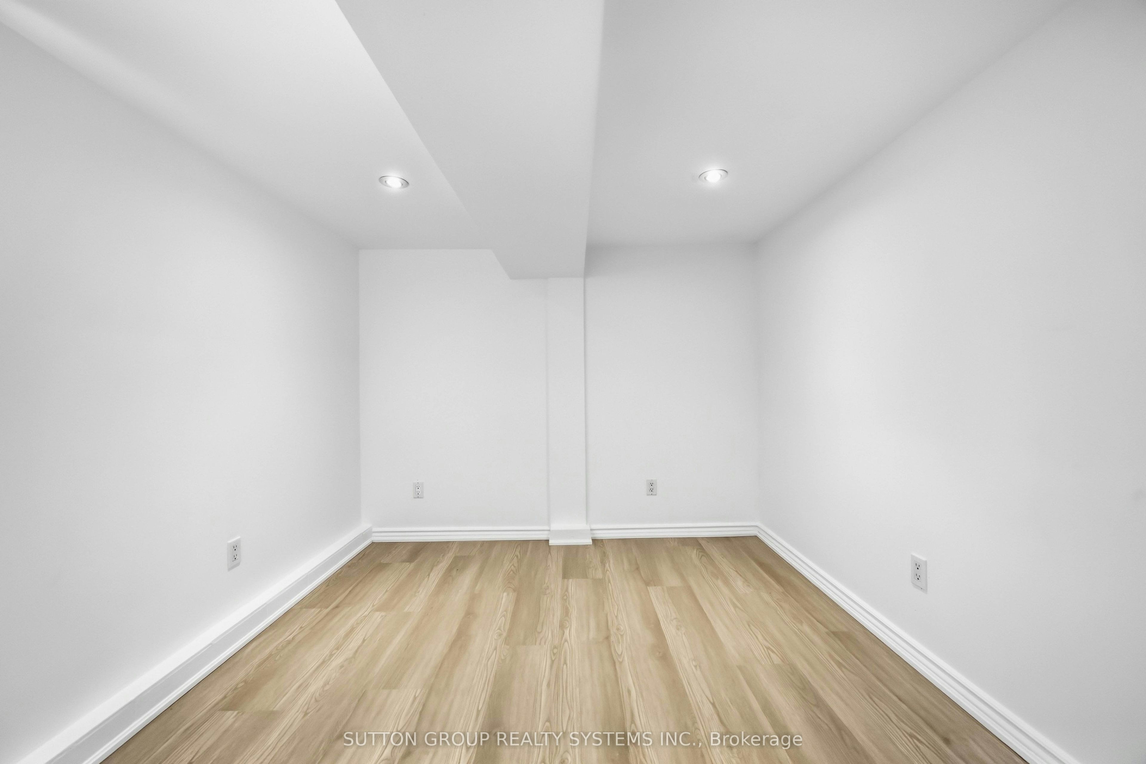 Lower-103 Ashdale Avenue, Toronto, ON, M4L 2Y8 - 17