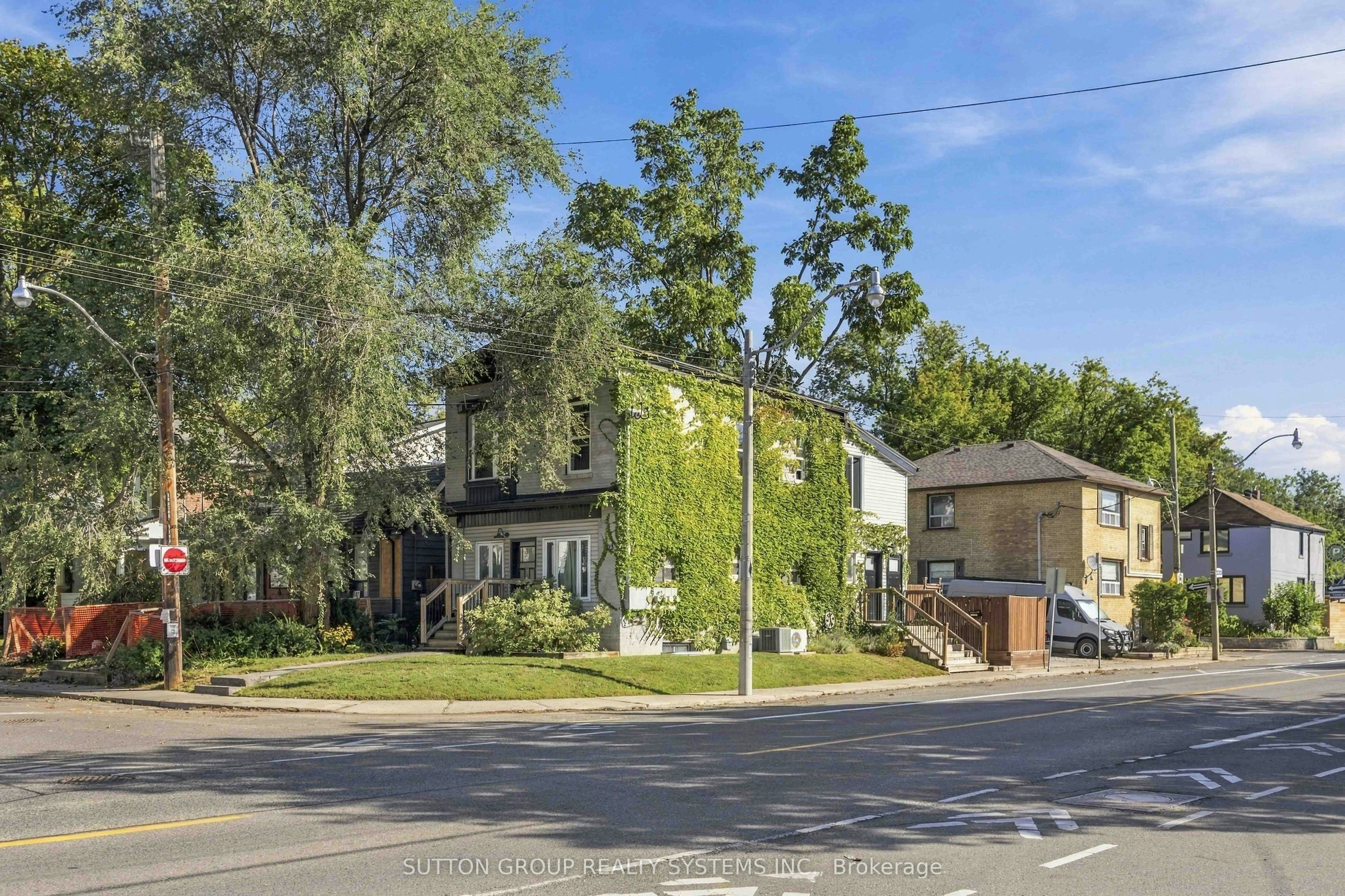Lower-103 Ashdale Avenue, Toronto, ON, M4L 2Y8 - 2