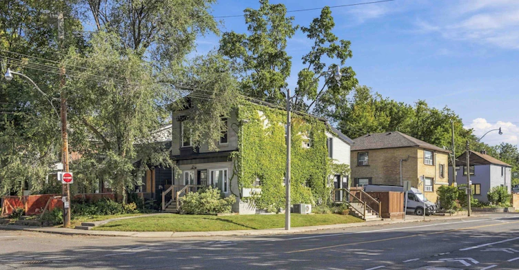 Lower-103 Ashdale Avenue, Toronto, ON, M4L 2Y8 - 2