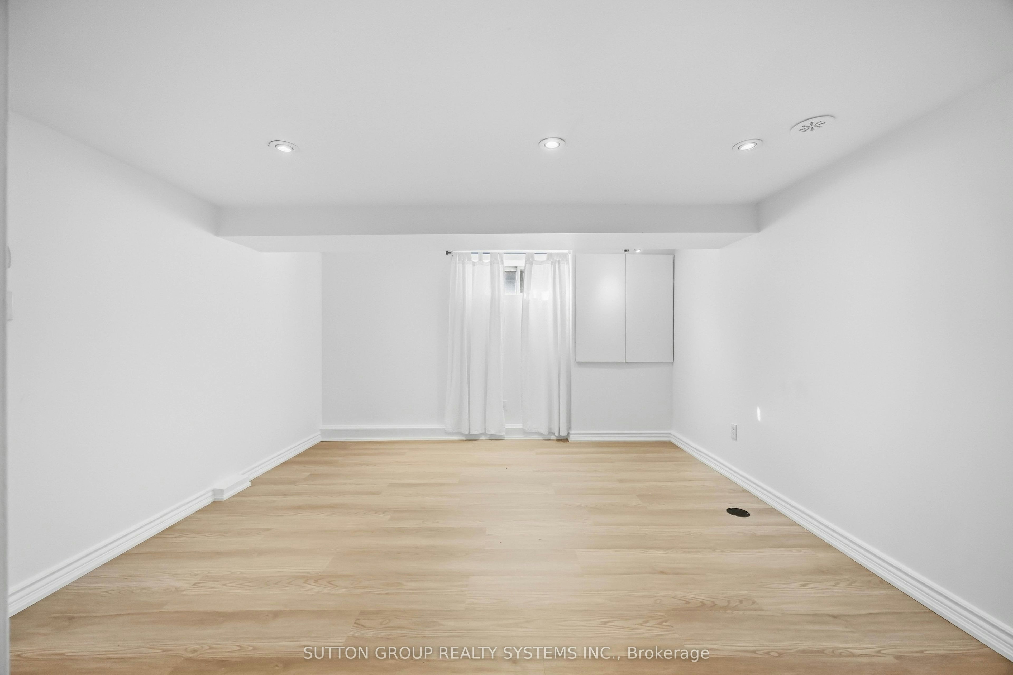 Lower-103 Ashdale Avenue, Toronto, ON, M4L 2Y8 - 14