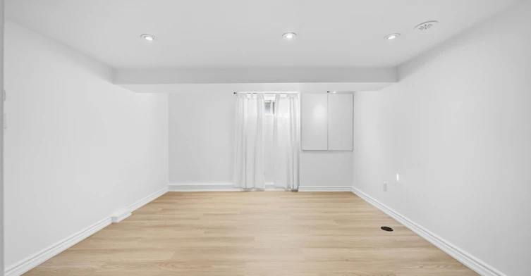 Lower-103 Ashdale Avenue, Toronto, ON, M4L 2Y8 - 14