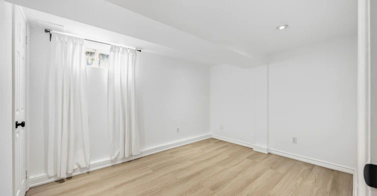 Lower-103 Ashdale Avenue, Toronto, ON, M4L 2Y8 - 15