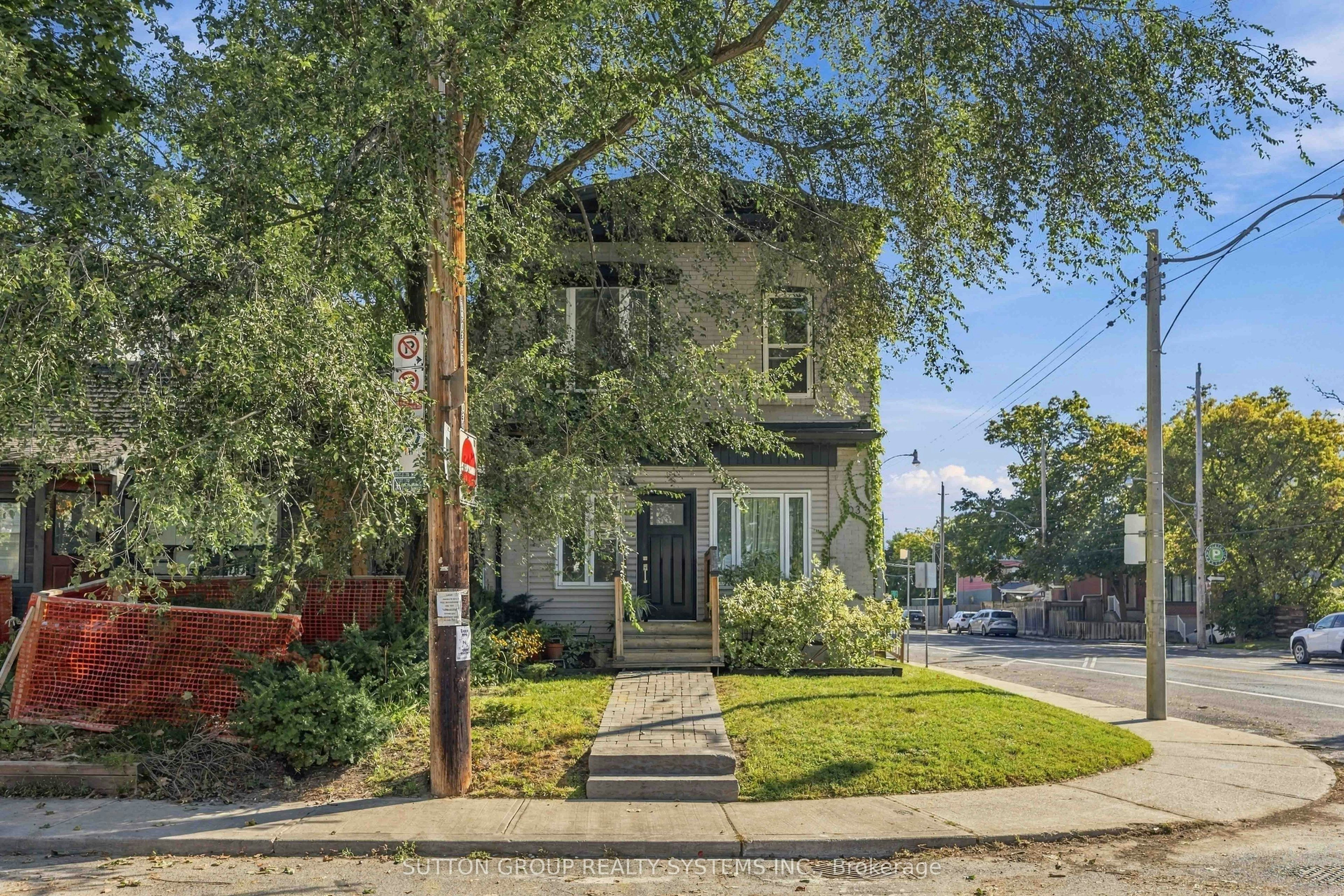 Lower-103 Ashdale Avenue, Toronto, ON, M4L 2Y8