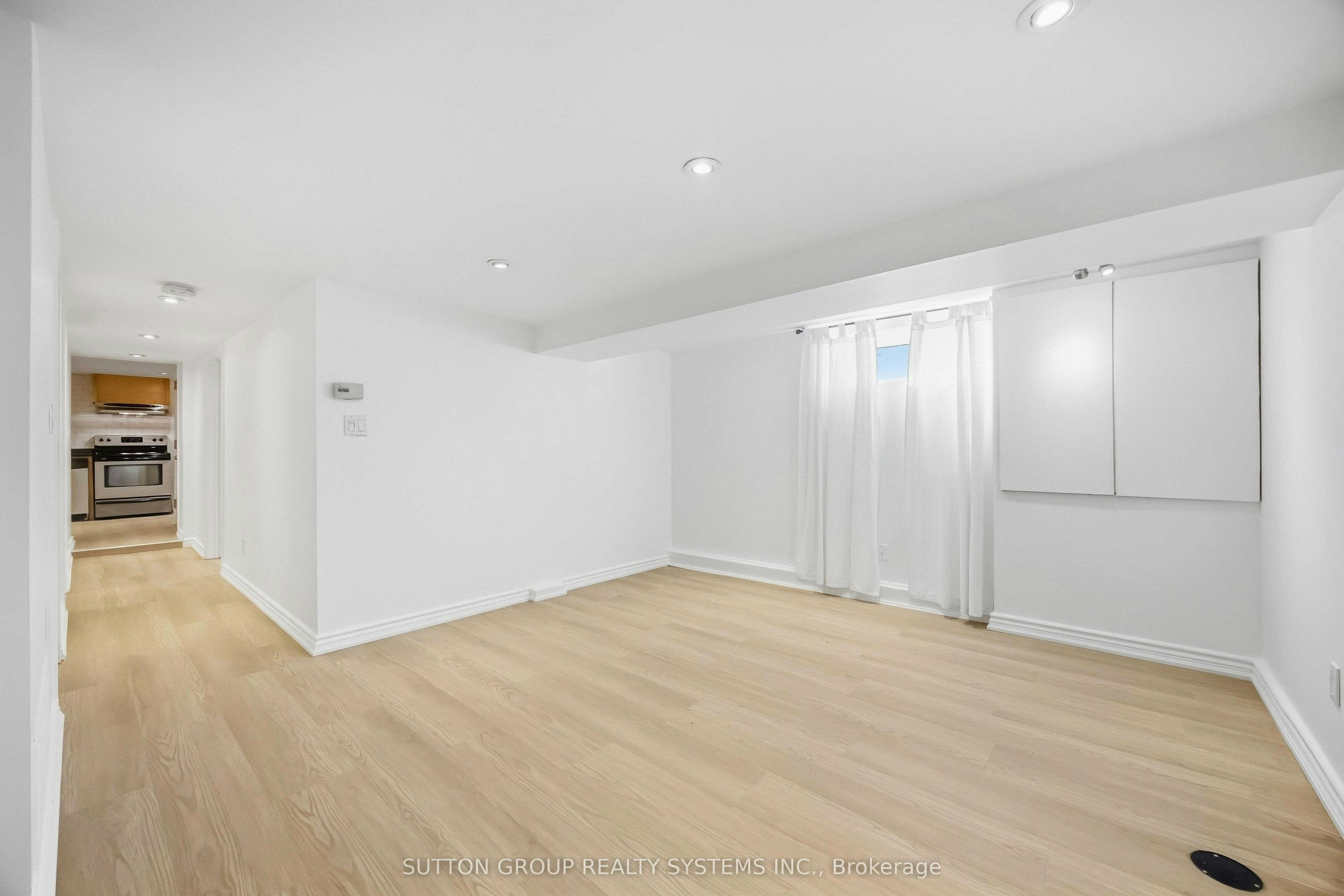 Lower-103 Ashdale Avenue, Toronto, ON, M4L 2Y8 - 13