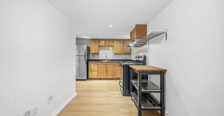Lower-103 Ashdale Avenue, Toronto, ON, M4L 2Y8 - 9