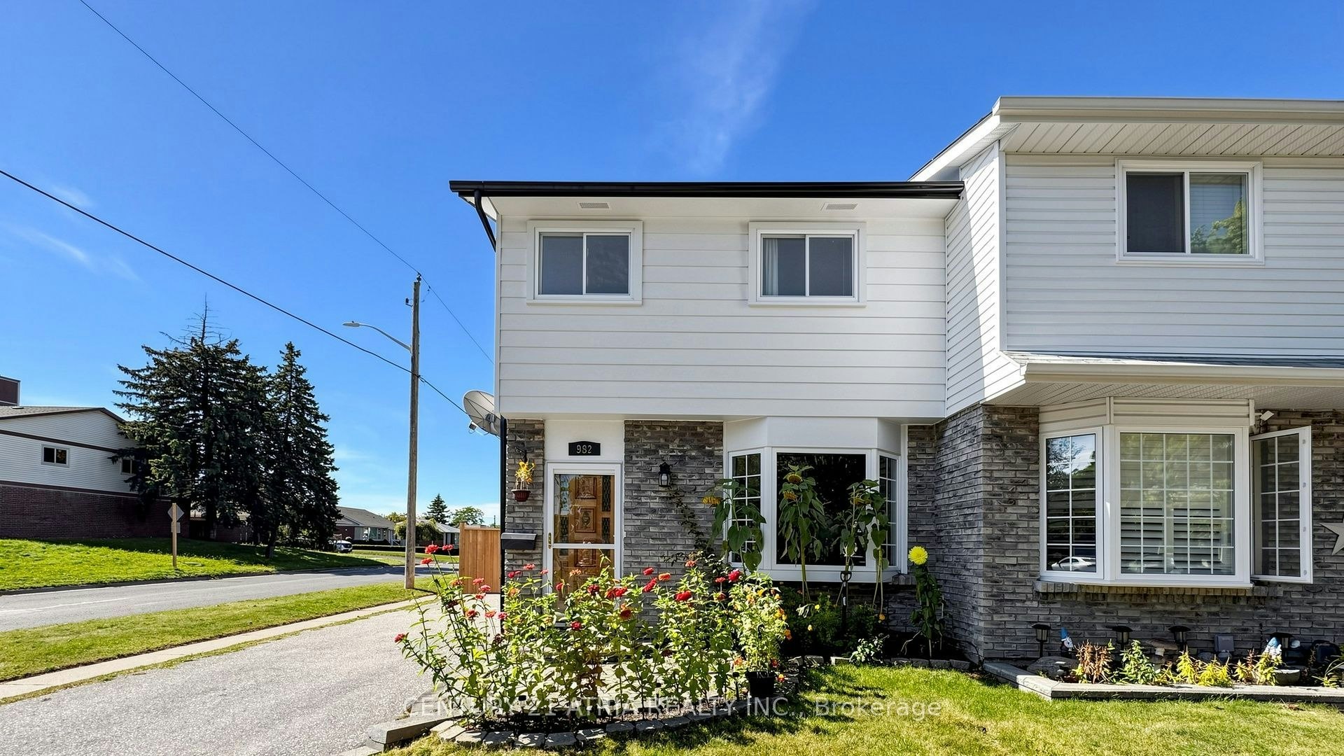 982 Renfrew Court, Oshawa, ON, L1J 6L2