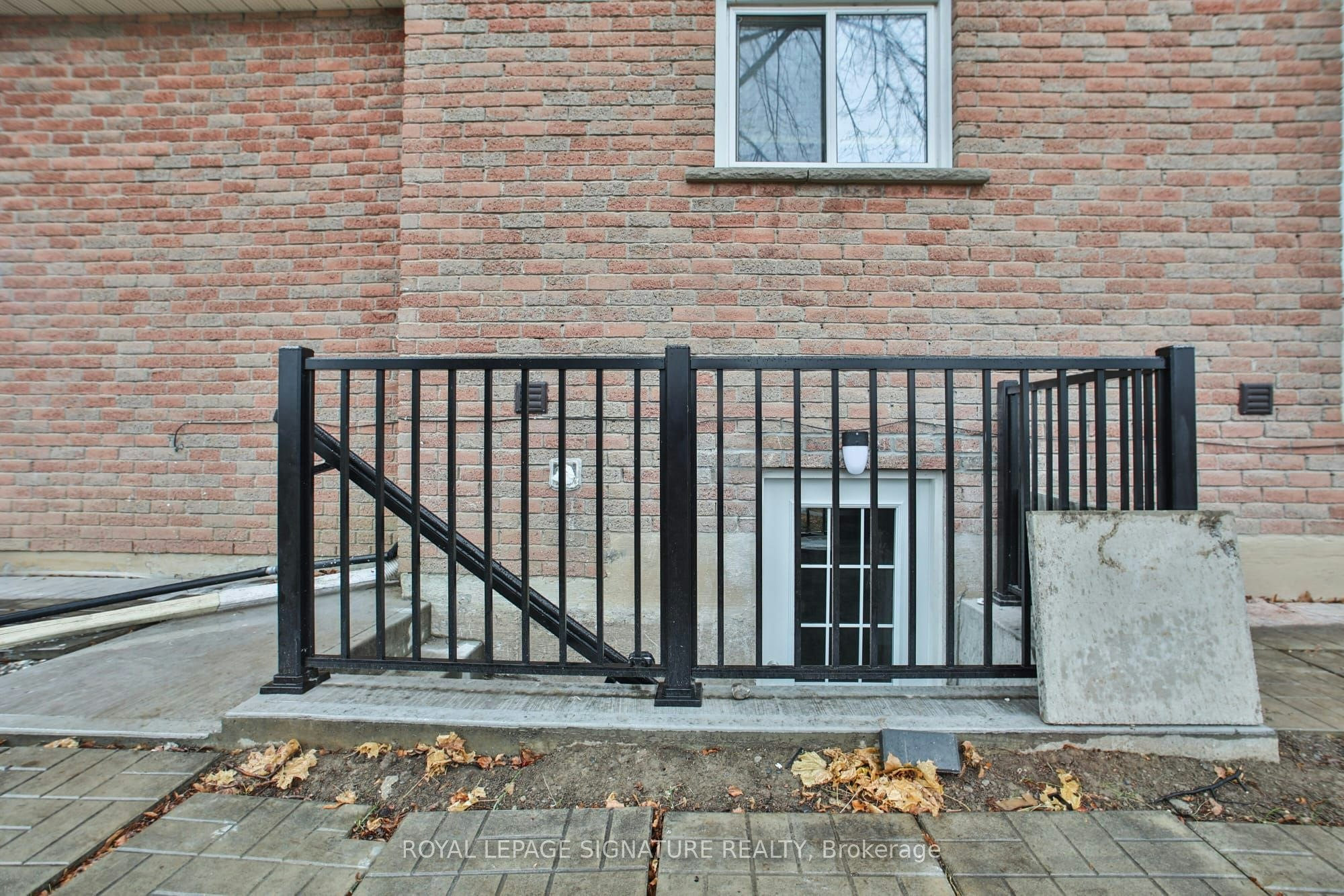 Bsmt-816 Linden Court, Whitby, ON, L1N 6S8 - 3