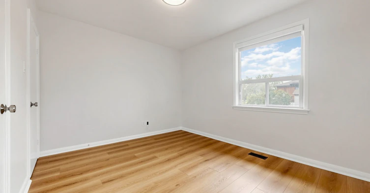 Upper-15 Maretta Avenue, Toronto, ON, M1K 3X8 - 15
