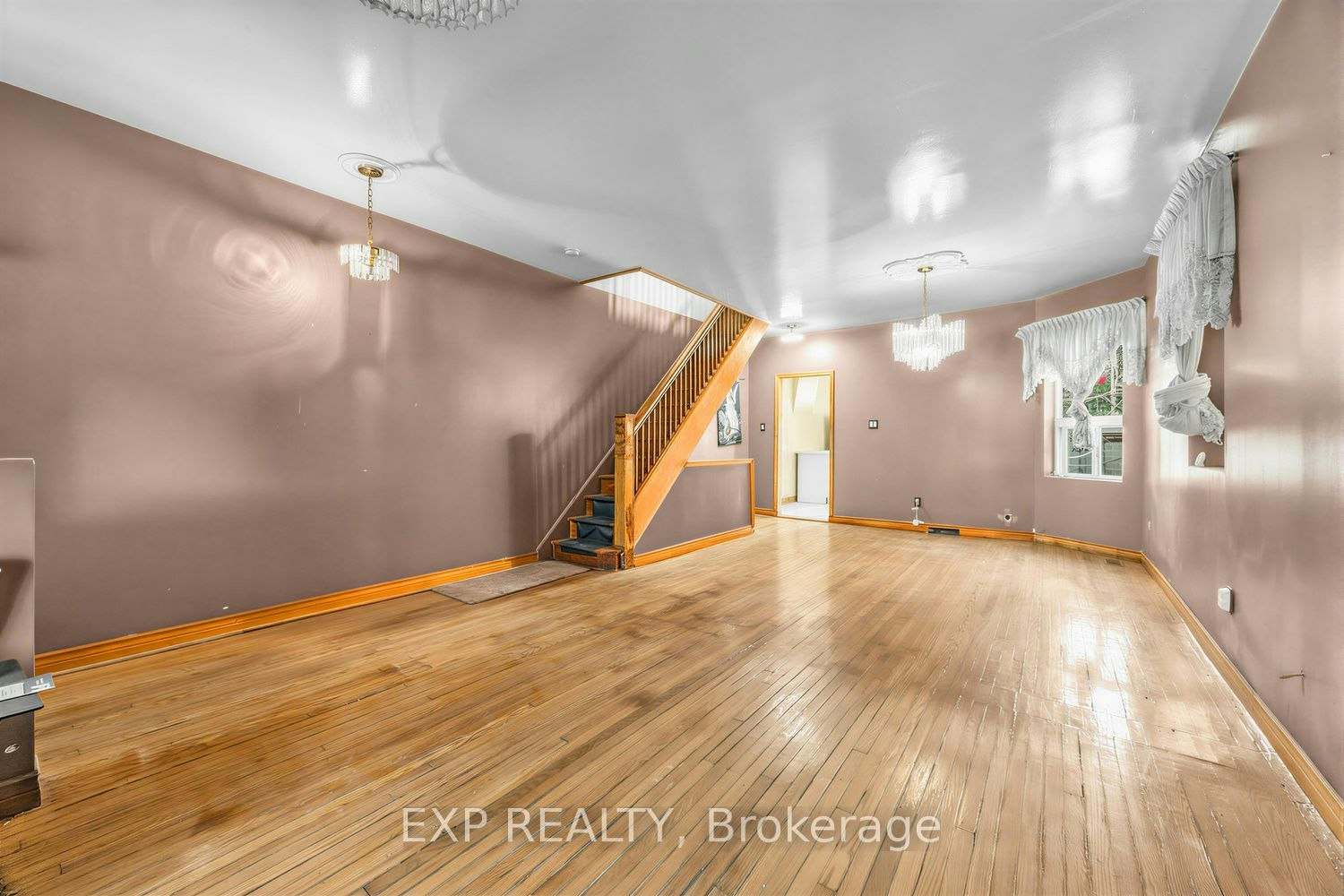 511 Carlaw Avenue, Toronto, ON, M4K 3J3