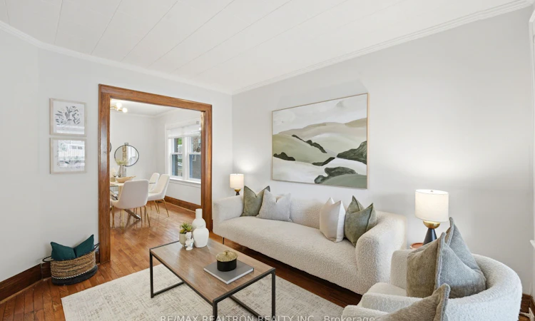 1056 Woodbine Avenue W