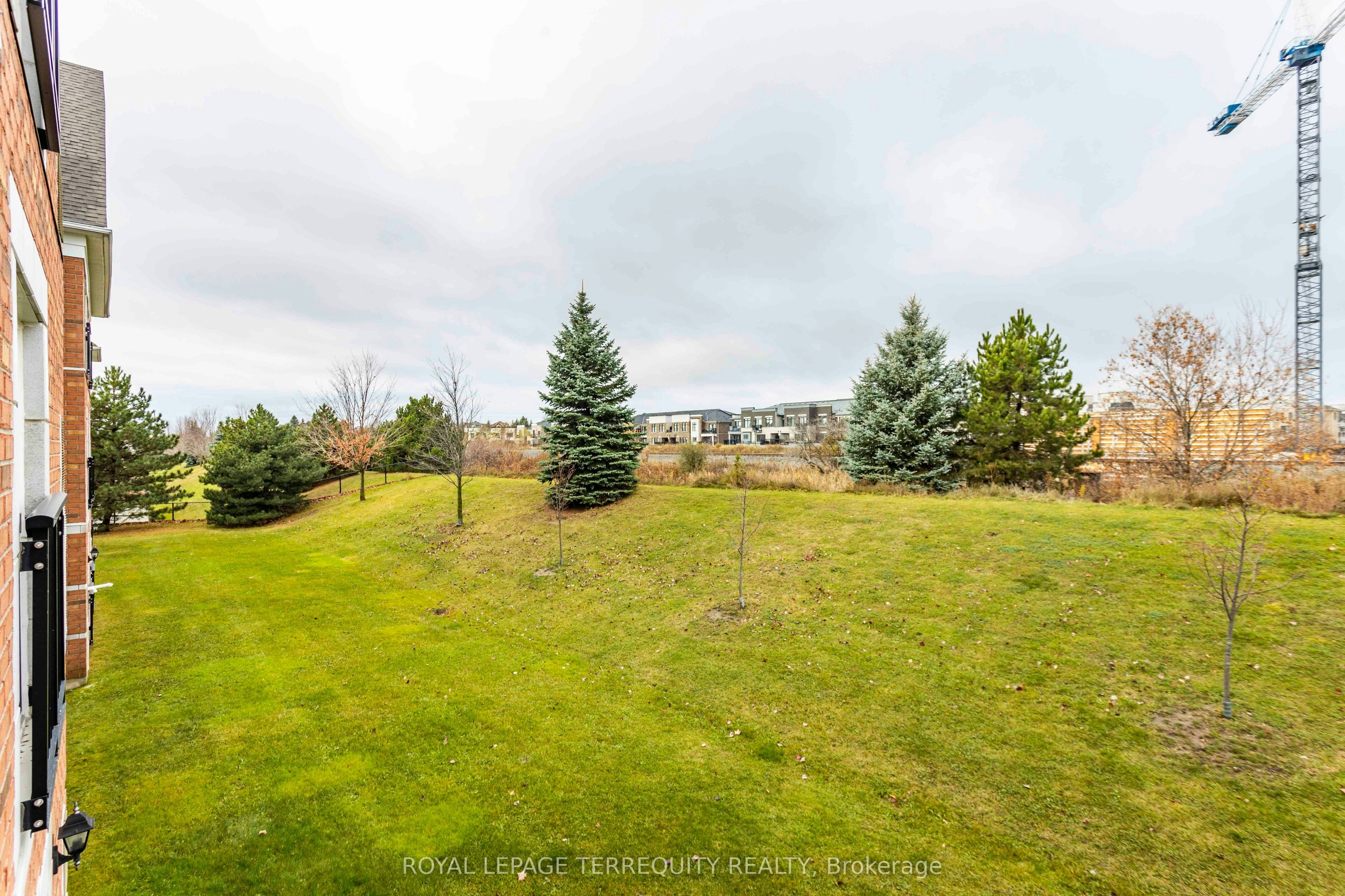 211-94 Aspen Springs Drive, Clarington, ON, L1C 5N4 - 7