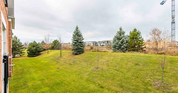 211-94 Aspen Springs Drive, Clarington, ON, L1C 5N4 - 7