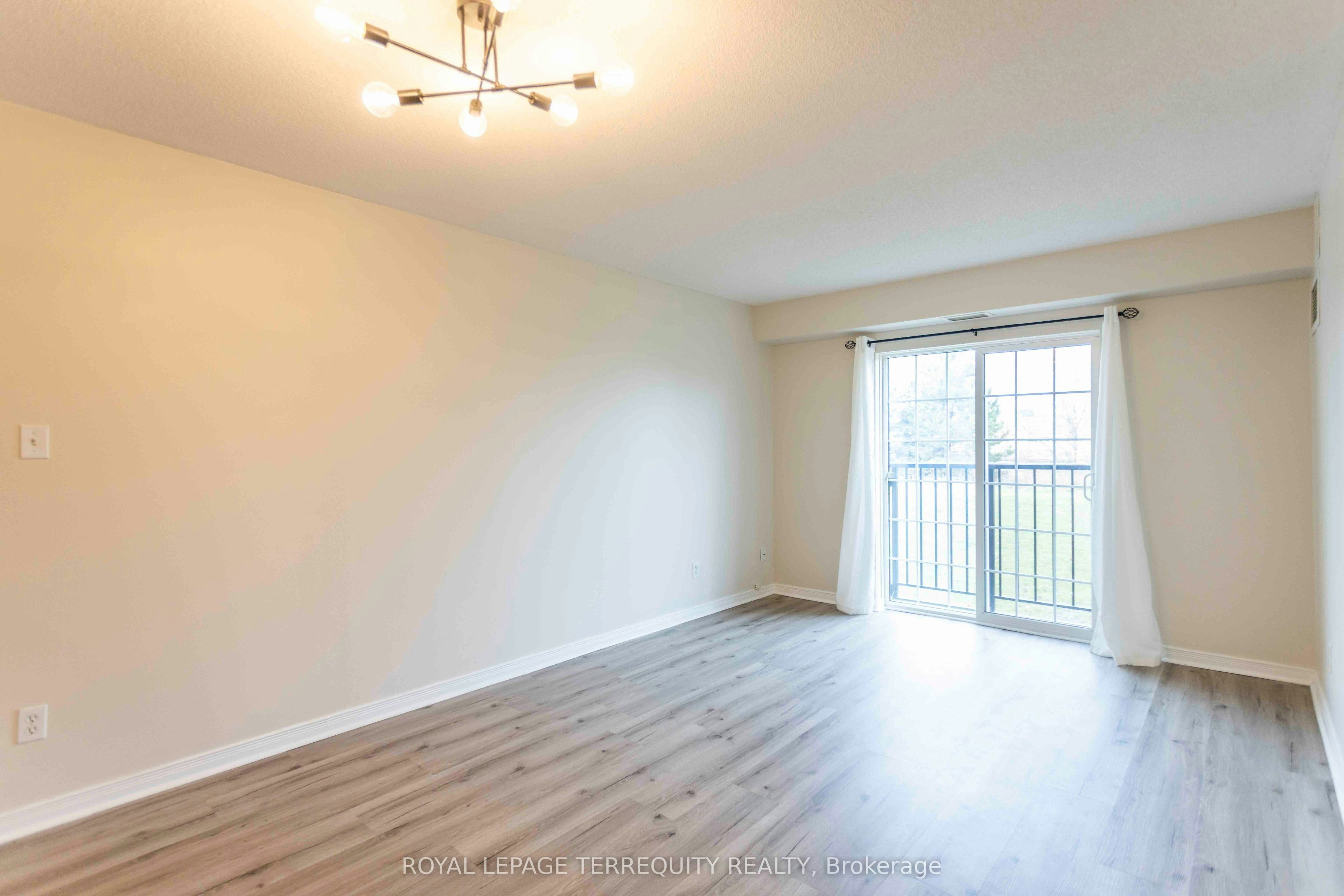 211-94 Aspen Springs Drive, Clarington, ON, L1C 5N4 - 14