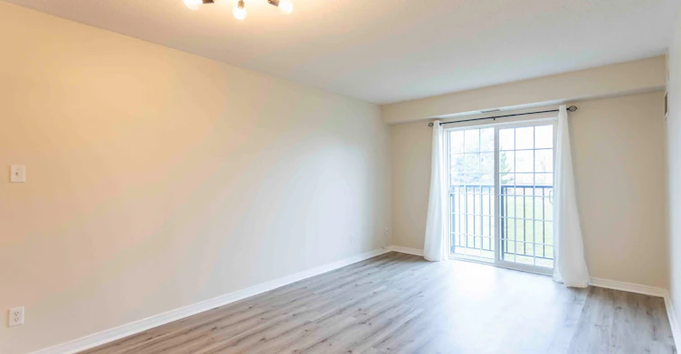 211-94 Aspen Springs Drive, Clarington, ON, L1C 5N4 - 14