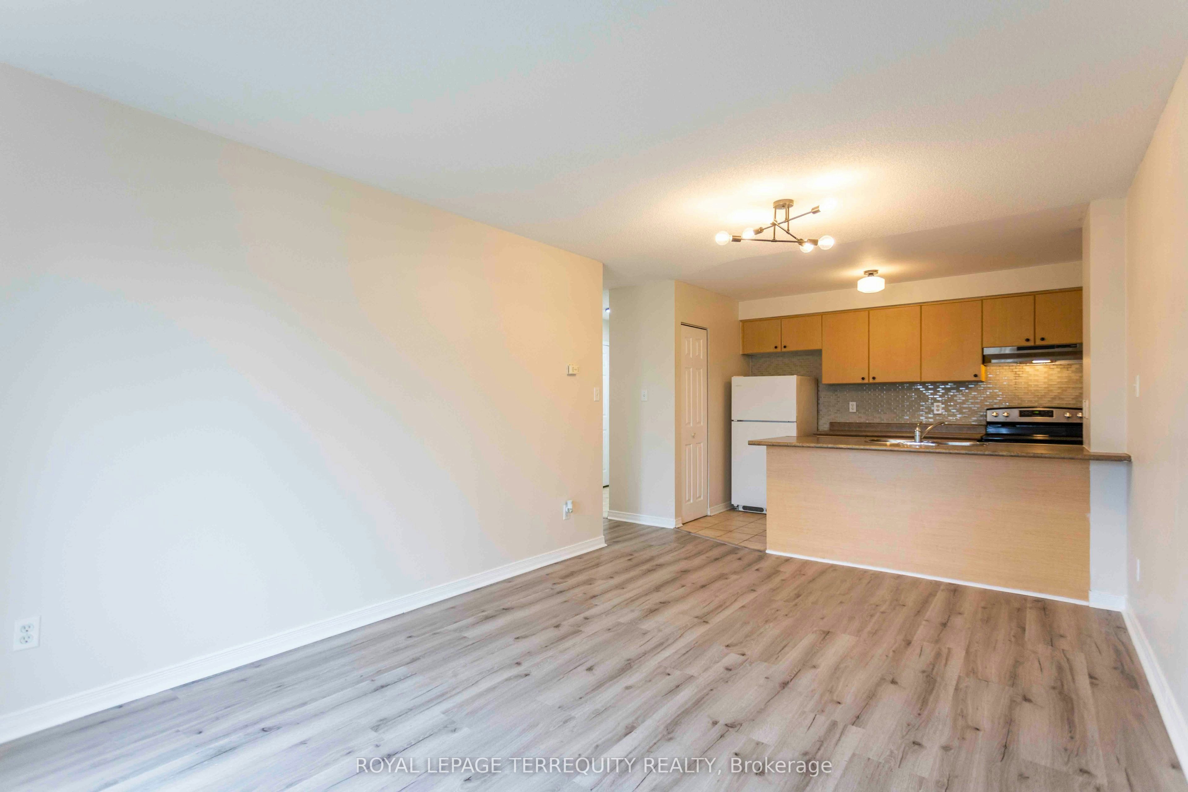 211-94 Aspen Springs Drive, Clarington, ON, L1C 5N4 - 16