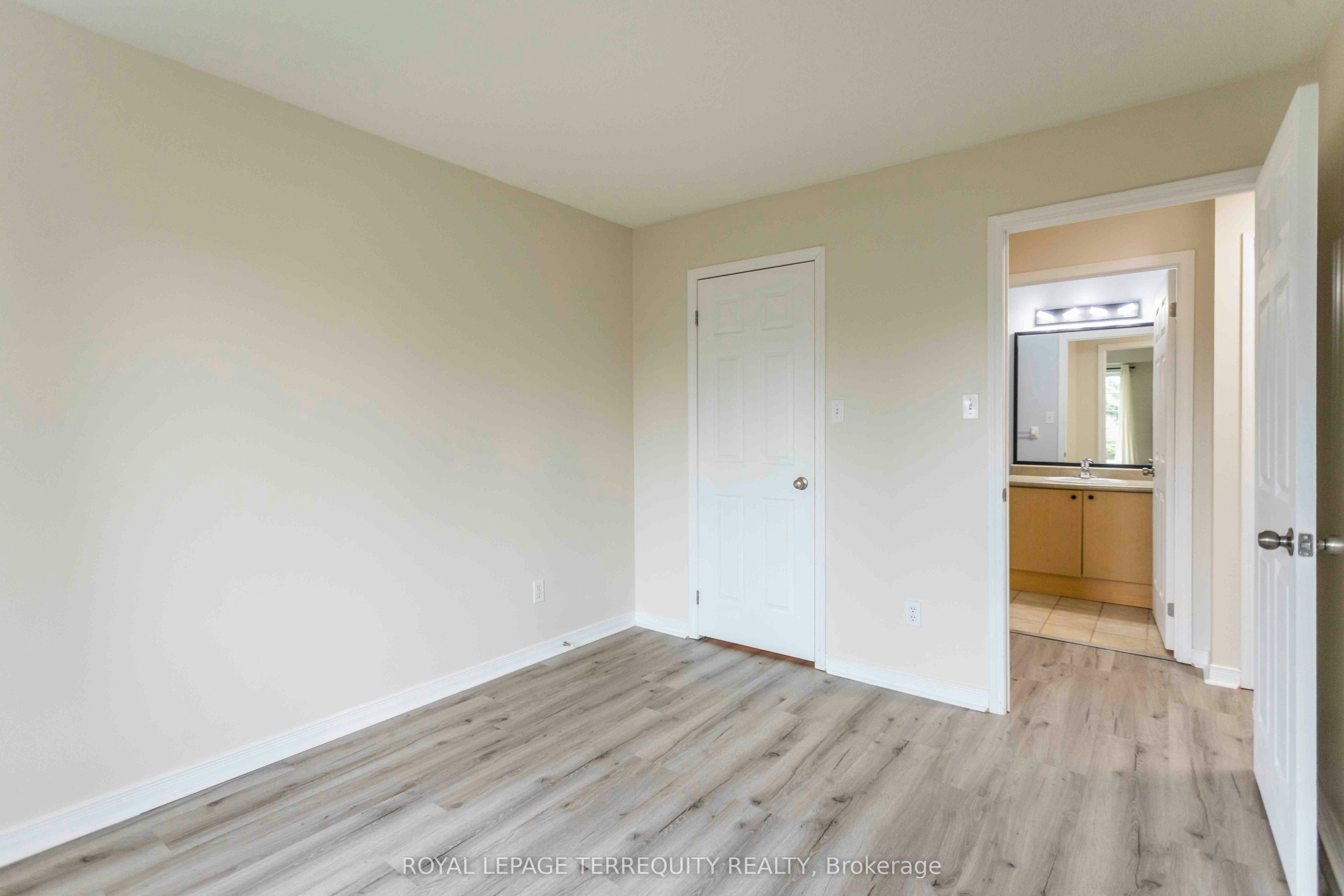211-94 Aspen Springs Drive, Clarington, ON, L1C 5N4 - 24
