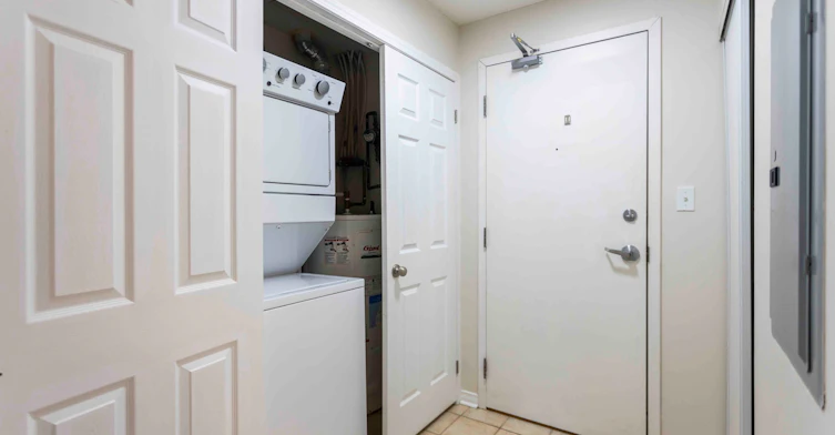 211-94 Aspen Springs Drive, Clarington, ON, L1C 5N4 - 11