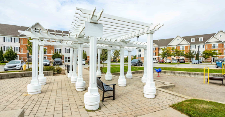 211-94 Aspen Springs Drive, Clarington, ON, L1C 5N4 - 4