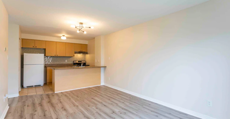 211-94 Aspen Springs Drive, Clarington, ON, L1C 5N4 - 15