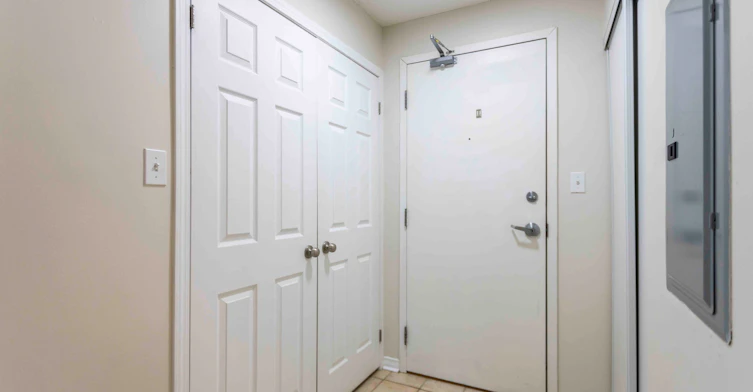 211-94 Aspen Springs Drive, Clarington, ON, L1C 5N4 - 9