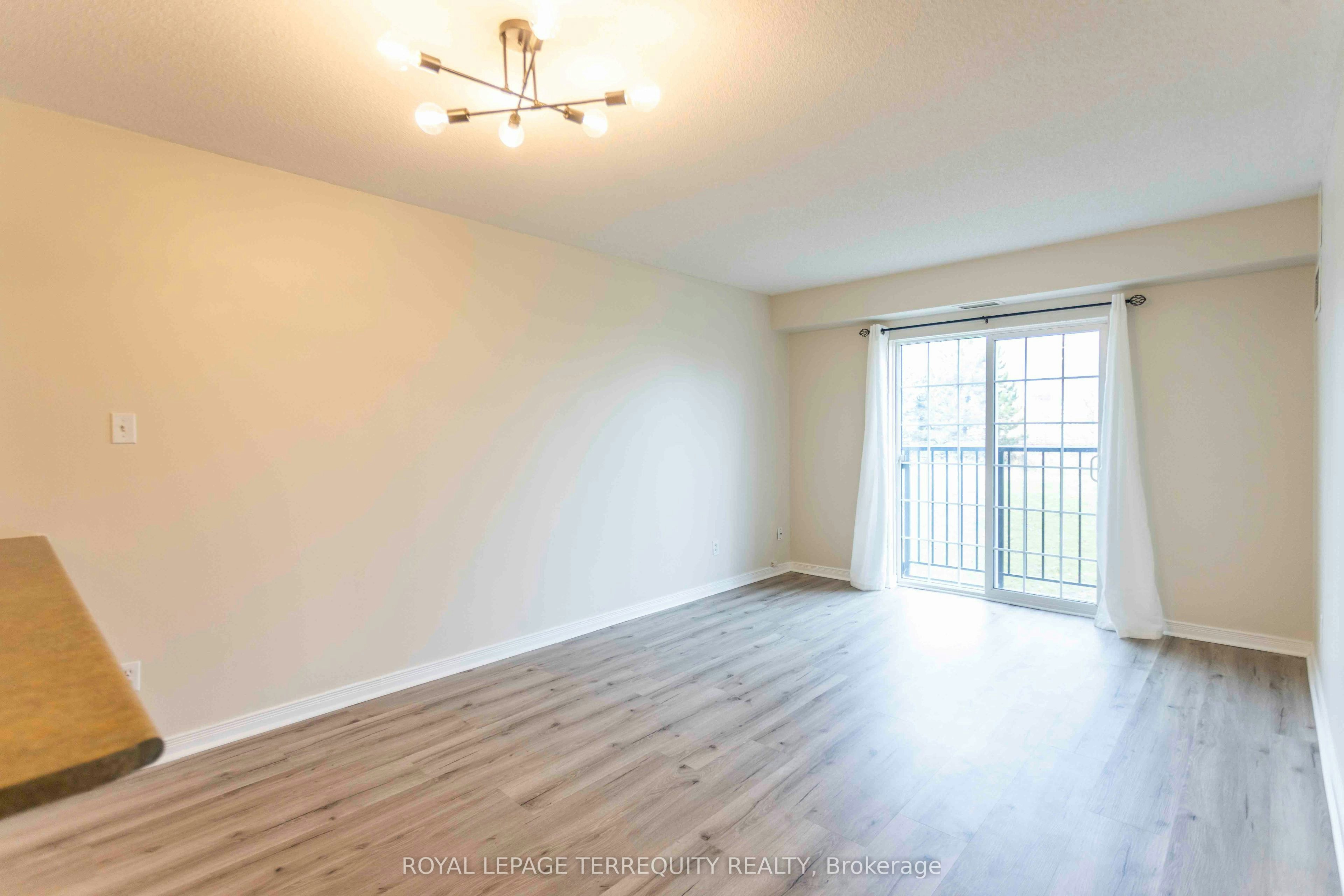 211-94 Aspen Springs Drive, Clarington, ON, L1C 5N4 - 12
