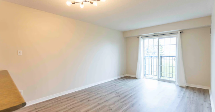 211-94 Aspen Springs Drive, Clarington, ON, L1C 5N4 - 12