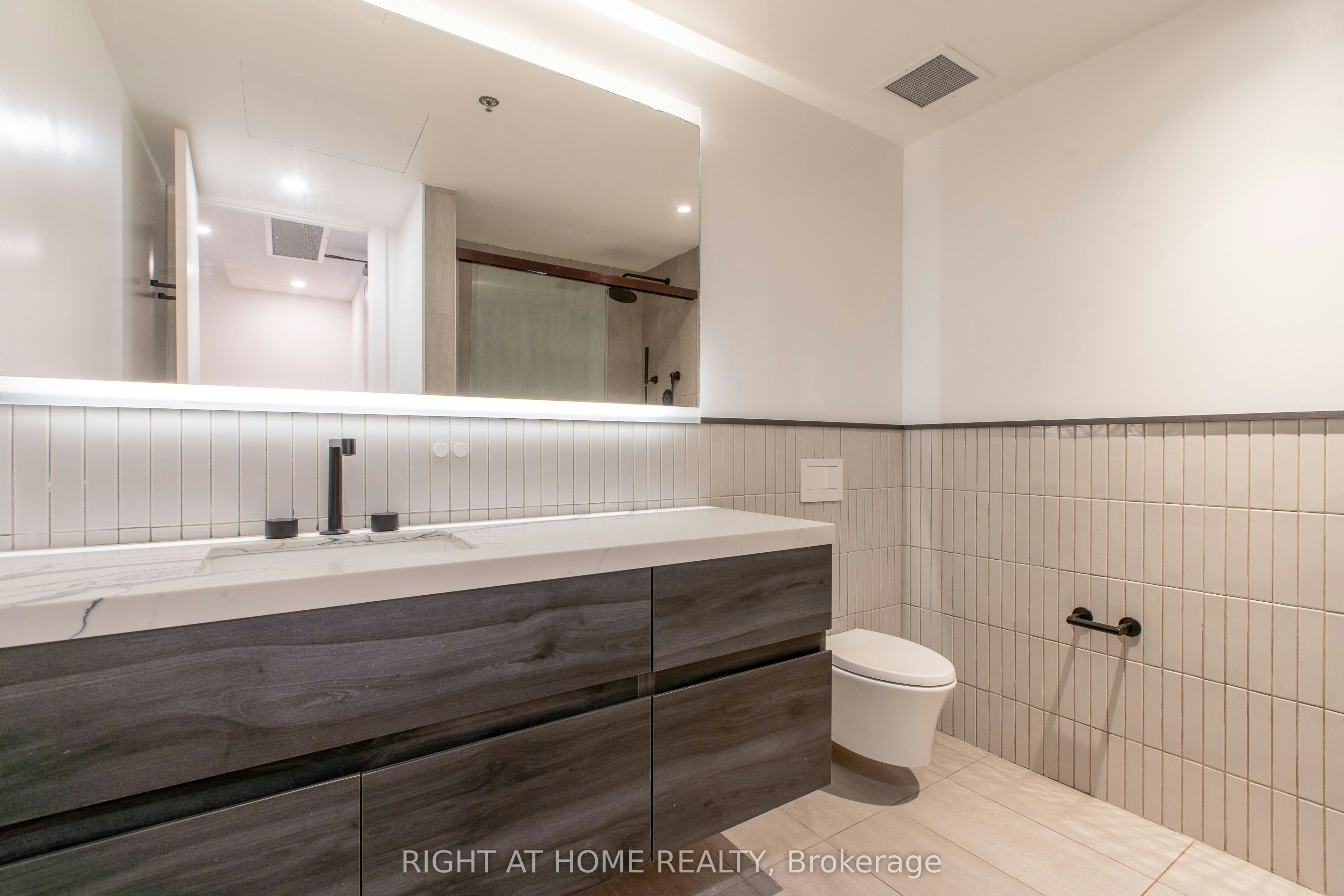 301-778 Queen Street E, Toronto, ON, M4M 1H4 - 5