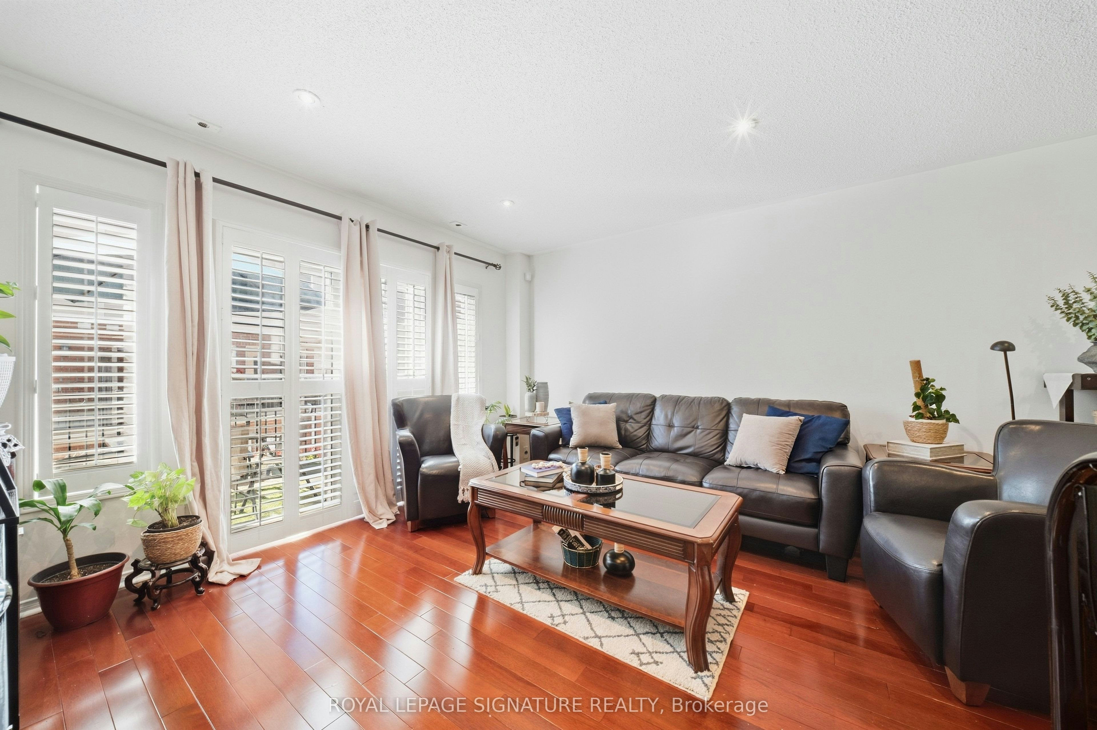 552-83 Mondeo Drive, Toronto, ON, M1P 5B6