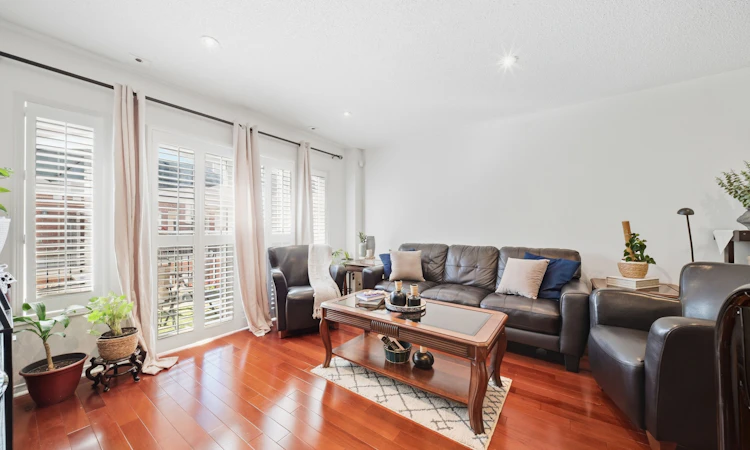 552-83 Mondeo Drive