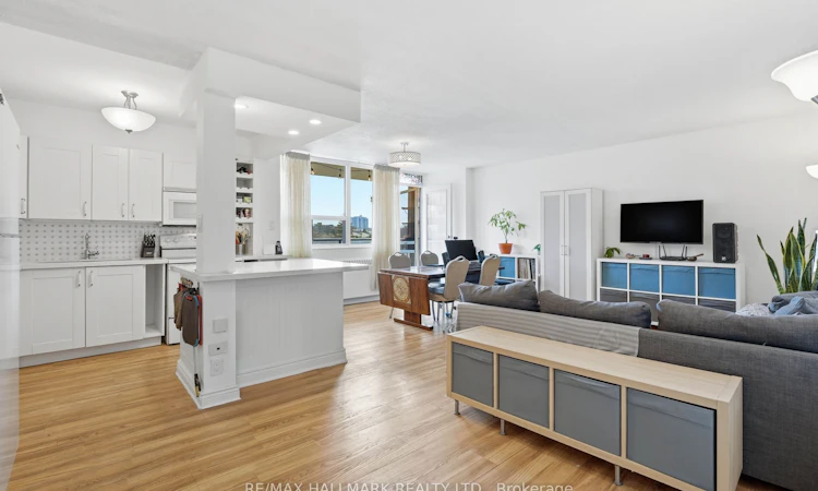 503-180 Markham Road