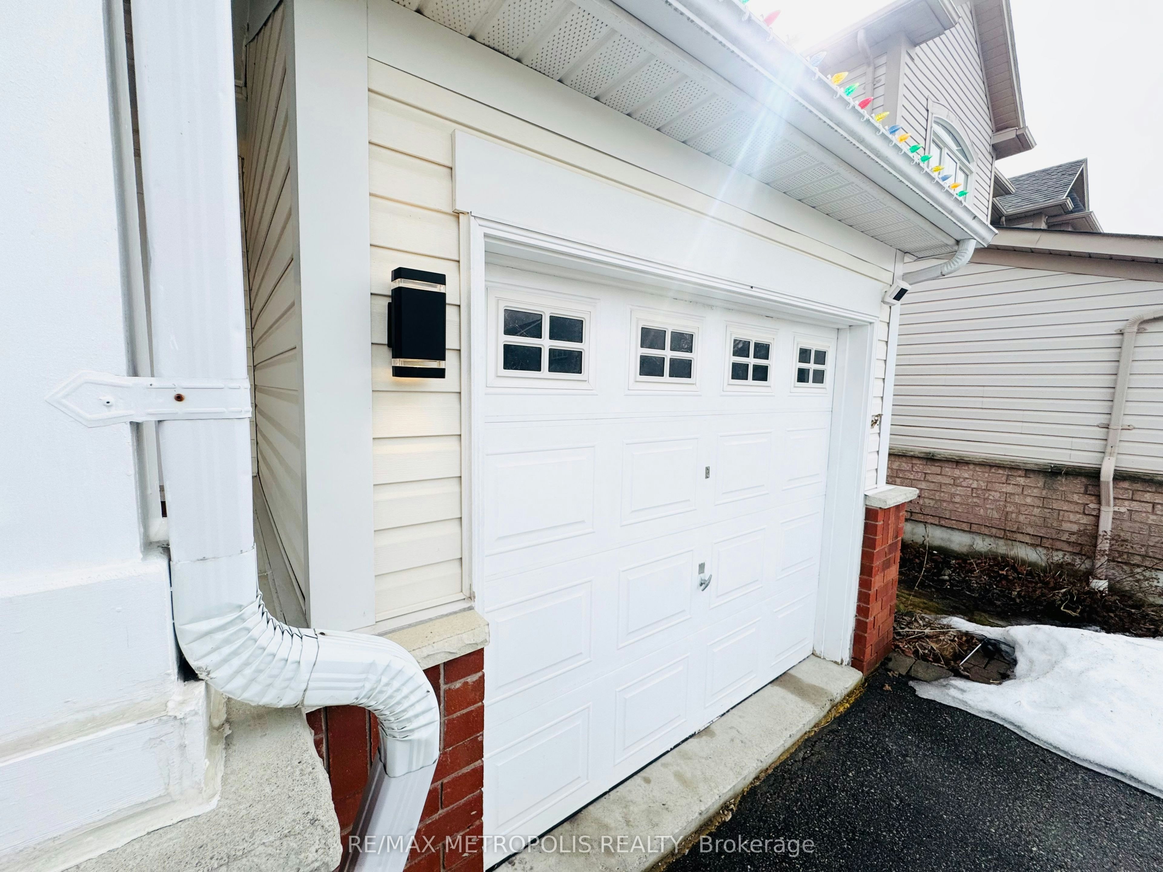 33 Palomino Place, Whitby, ON, L1R 2V5 - 3