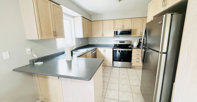 33 Palomino Place, Whitby, ON, L1R 2V5 - 4