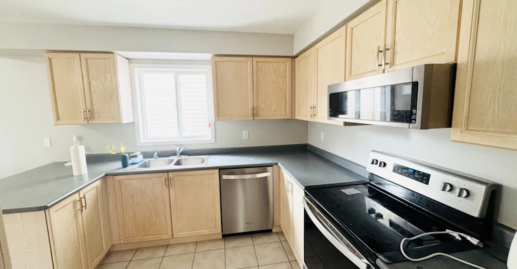 33 Palomino Place, Whitby, ON, L1R 2V5 - 6