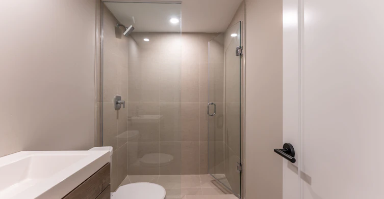 1-352 Jones Avenue, Toronto, ON, M4J 3G3 - 11