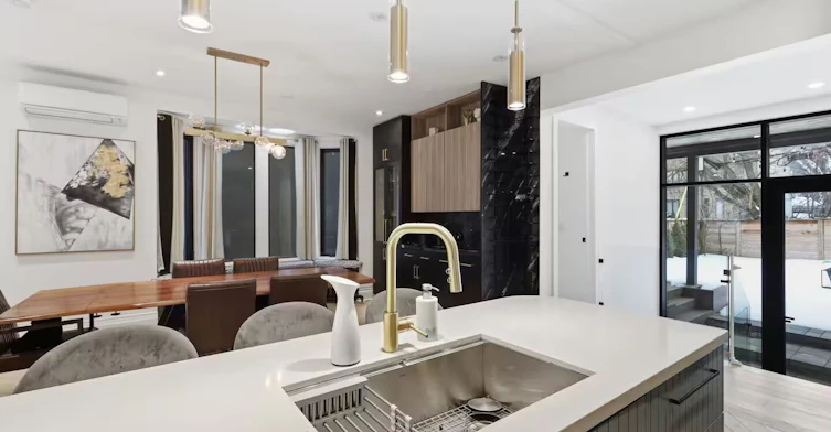 66 West Avenue, Toronto, ON, M4M 2L8 - 4
