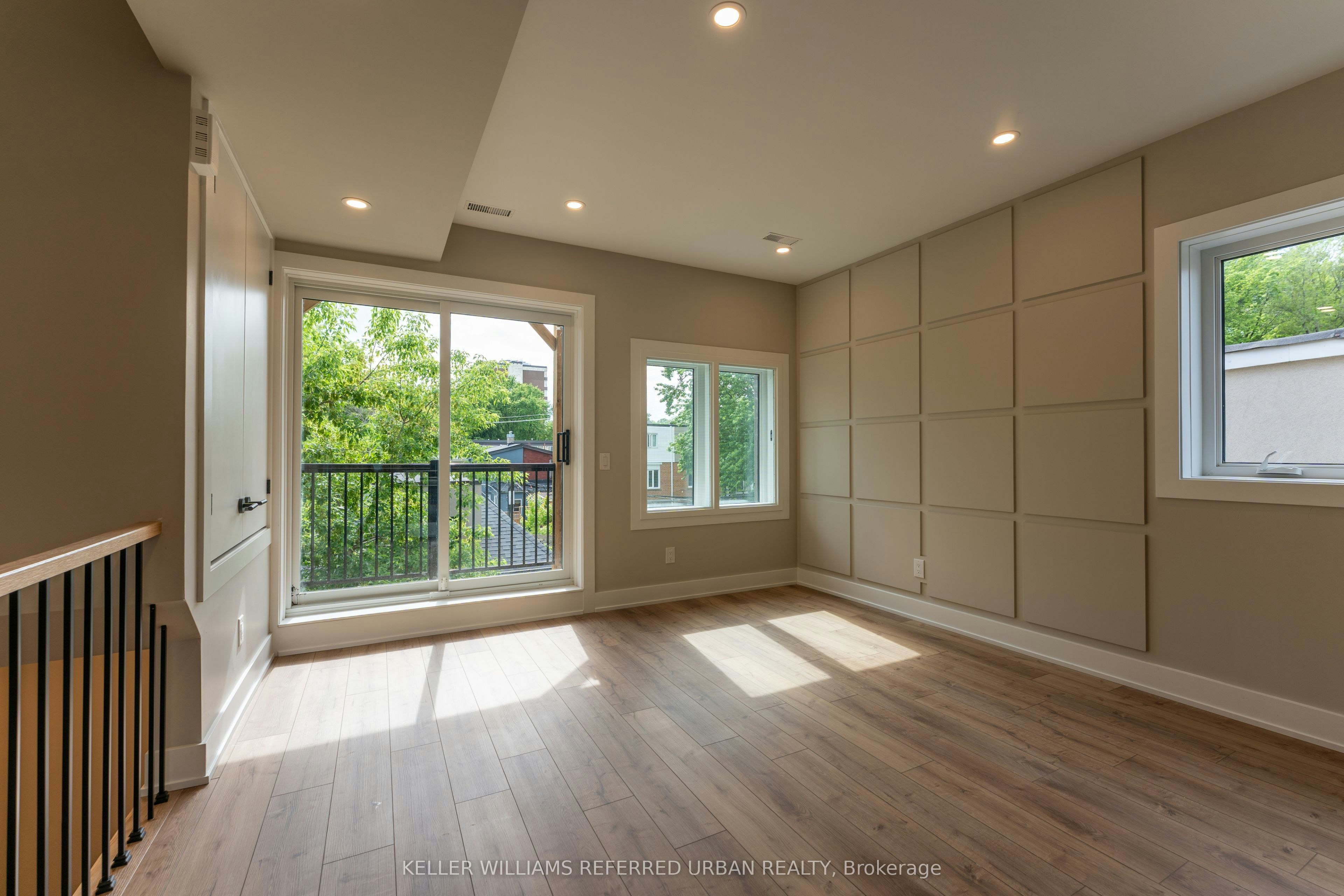 3-352 Jones Avenue, Toronto, ON, M4J 3G3