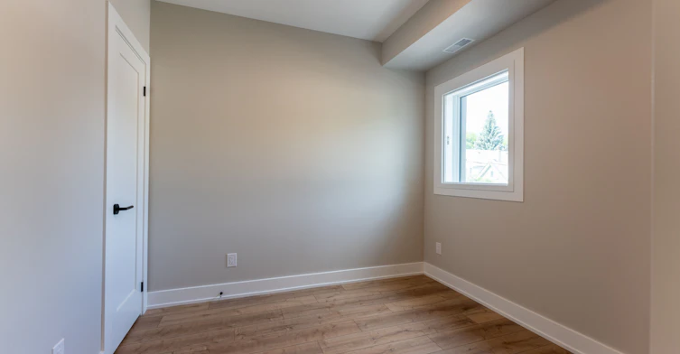 3-352 Jones Avenue, Toronto, ON, M4J 3G3 - 5