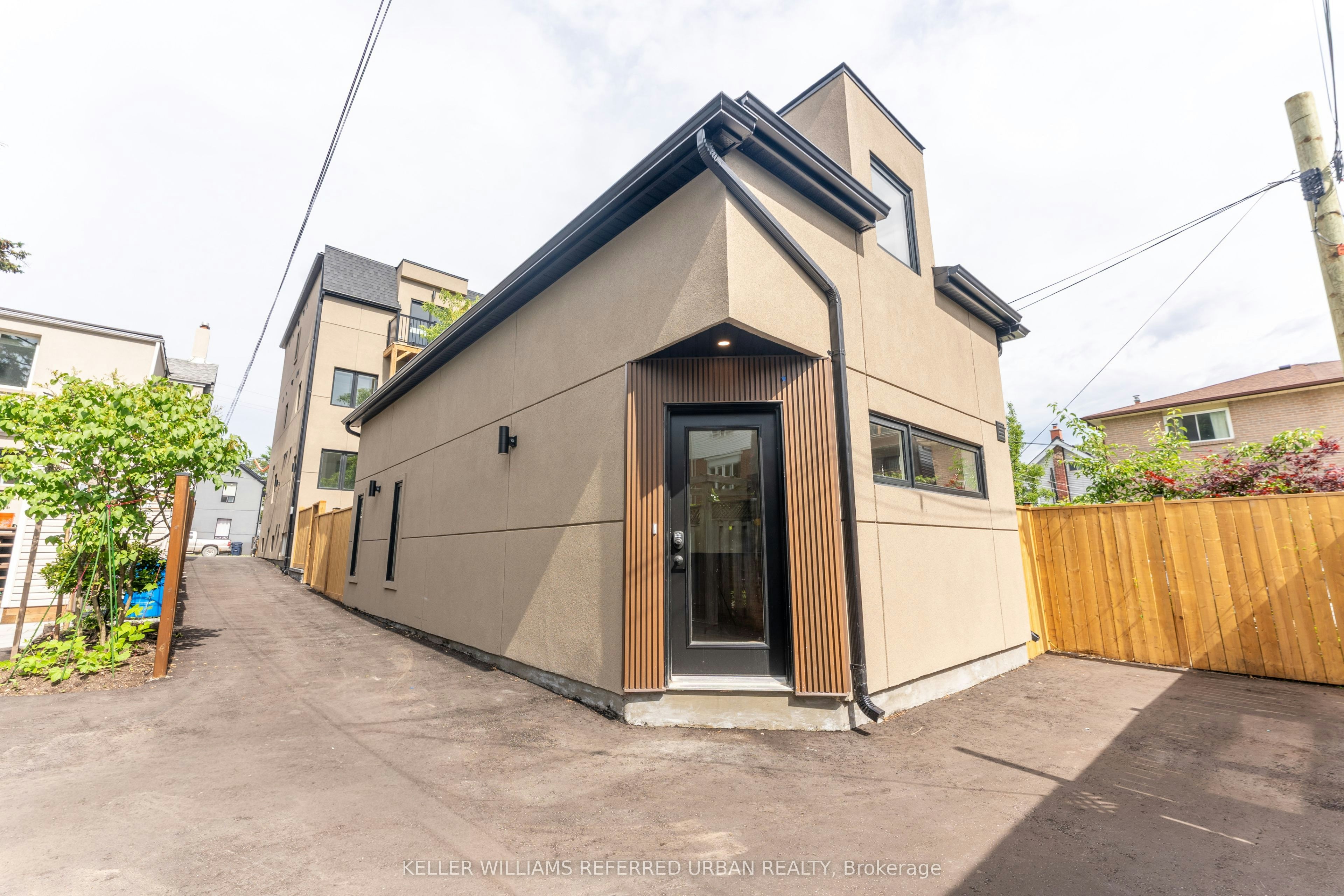 5-352 Jones Avenue, Toronto, ON, M4J 3G3