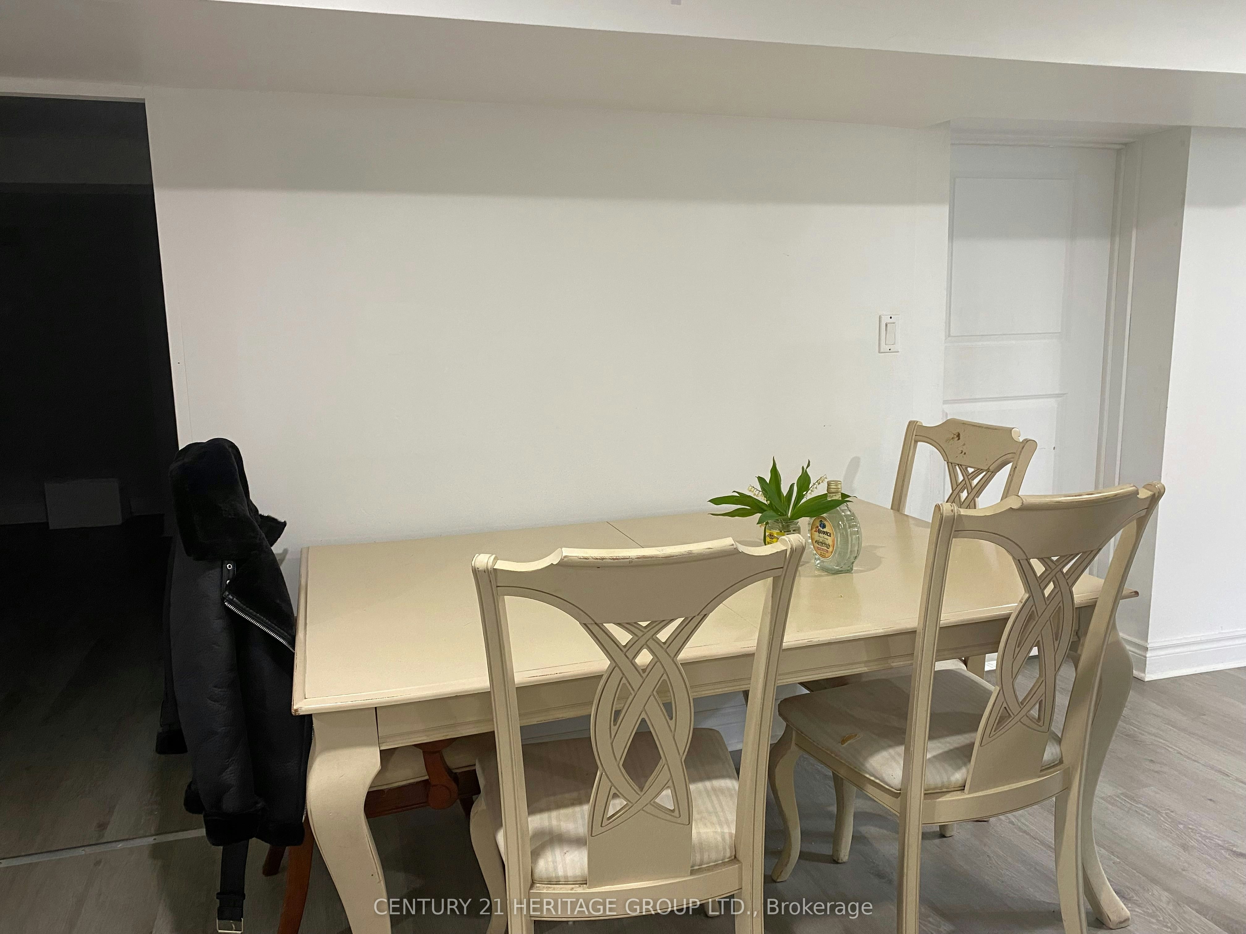 28 Shirley Crescent, Toronto, ON, M1M 1L1 - 2