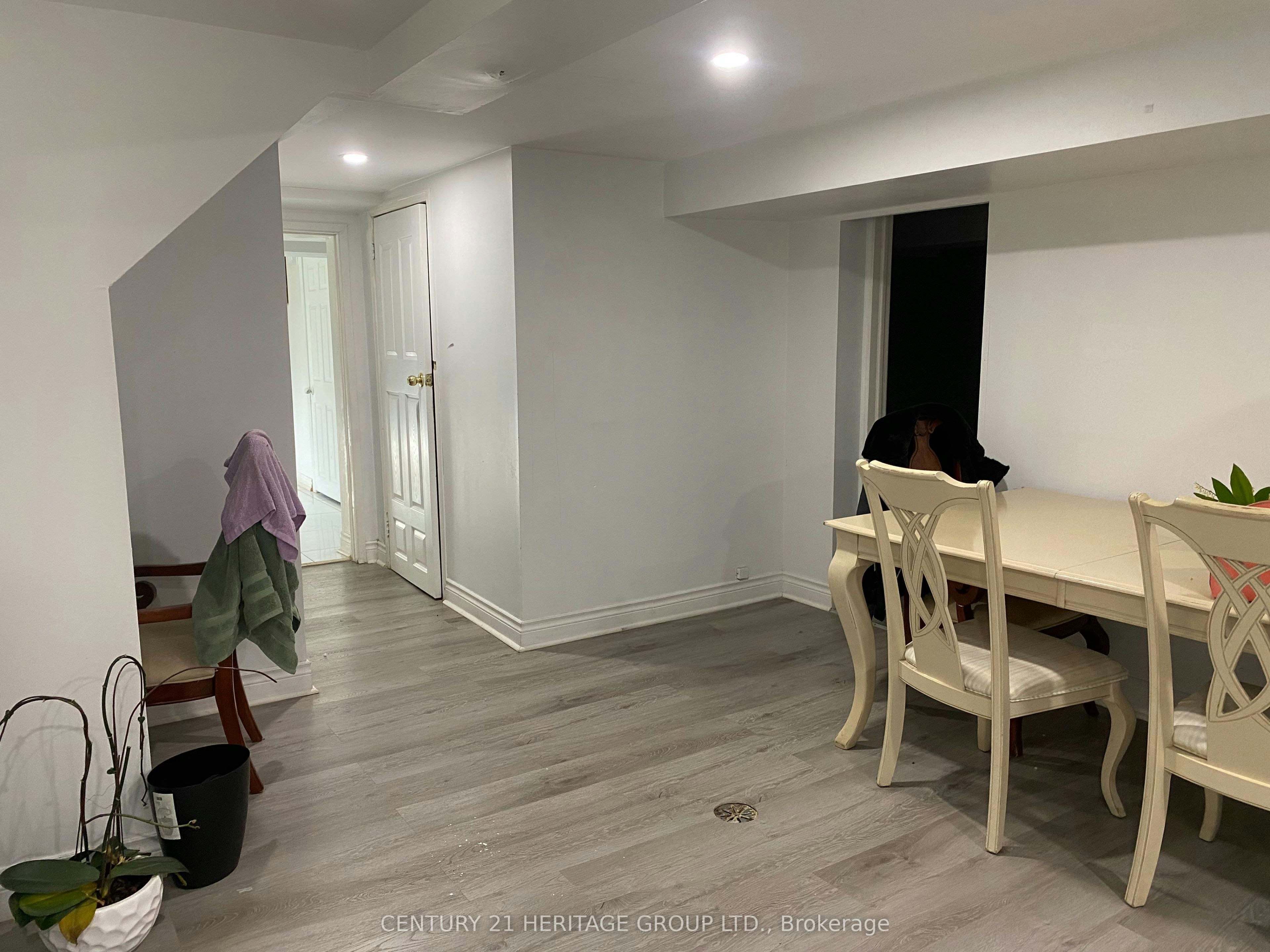 28 Shirley Crescent, Toronto, ON, M1M 1L1 - 5