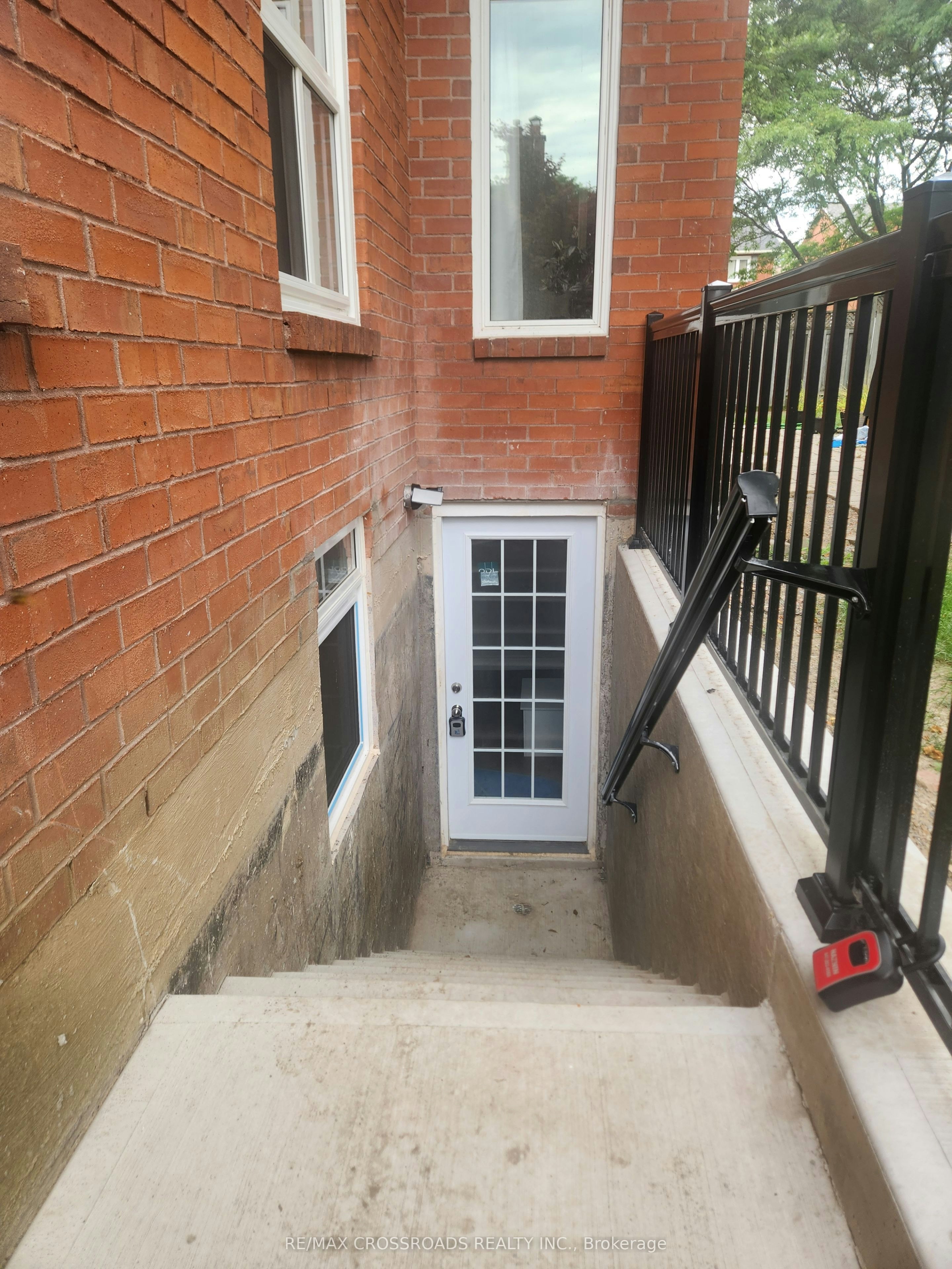 Bsmnt-16 Mantell Crescent, Ajax, ON, L1T 3N6 - 10