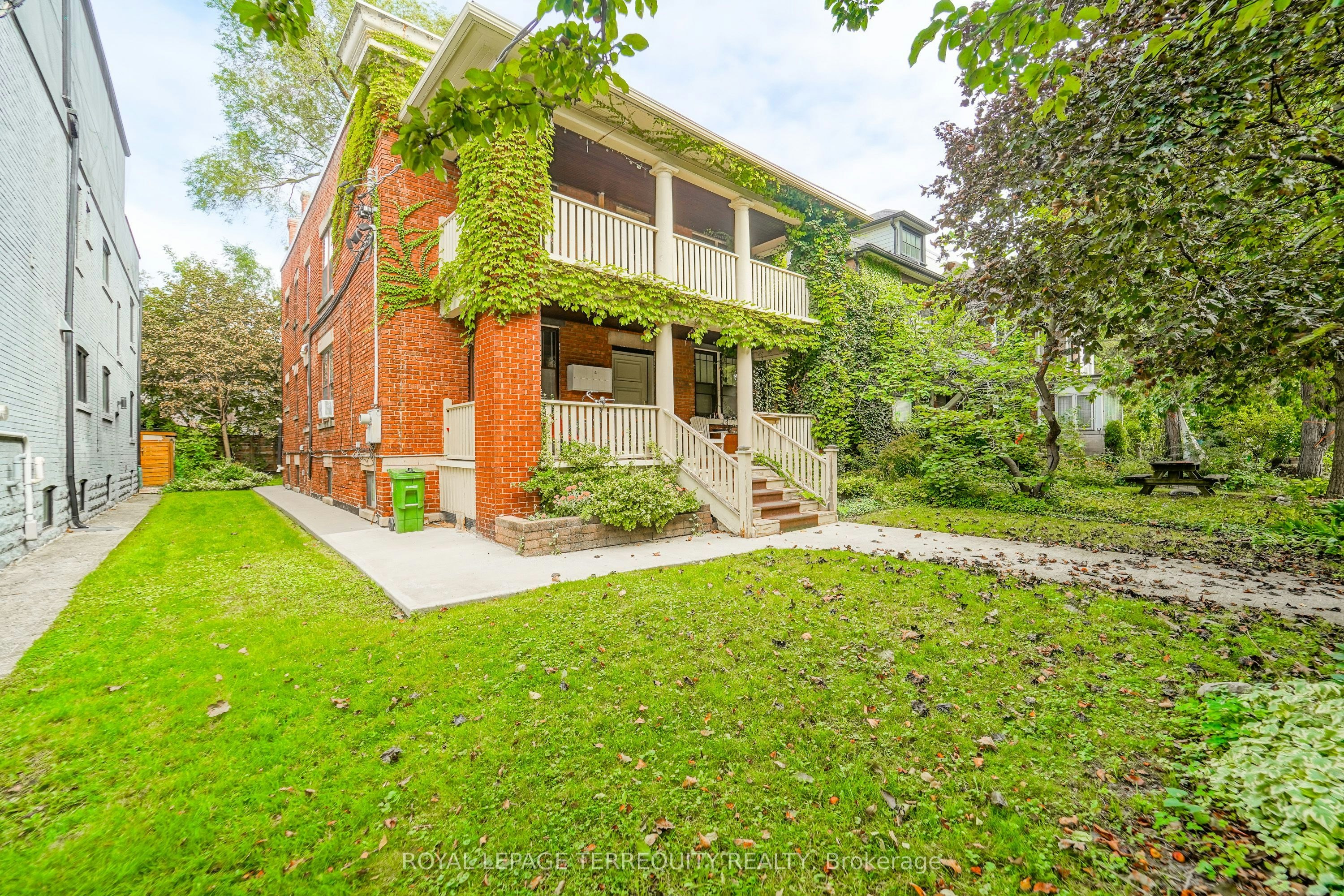 6-8 Thorncliffe Avenue, Toronto, ON, M4K 1V5