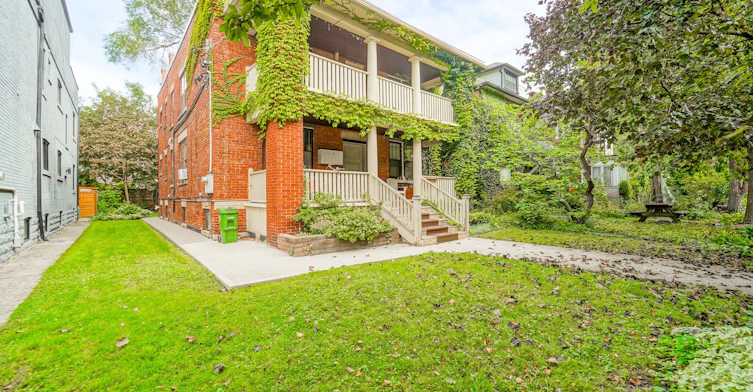 6-8 Thorncliffe Avenue, Toronto, ON, M4K 1V5