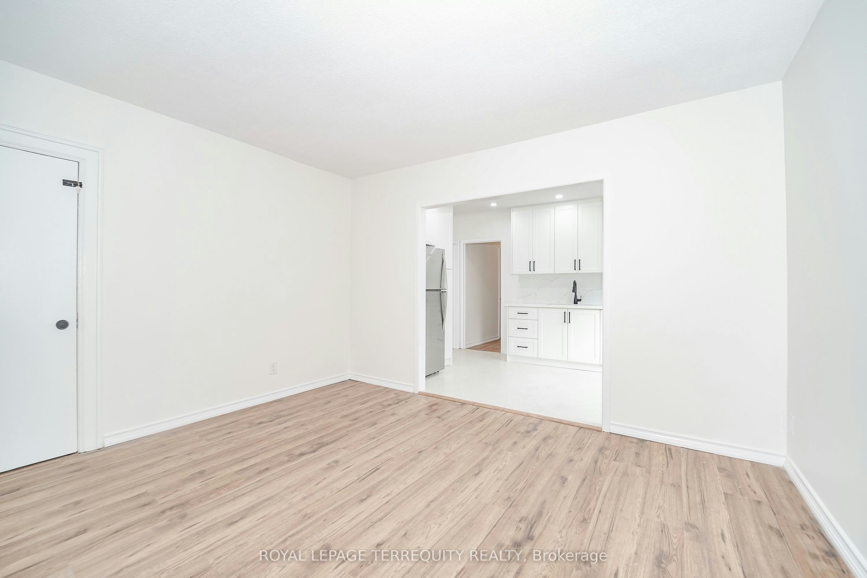 6-8 Thorncliffe Avenue, Toronto, ON, M4K 1V5 - 7