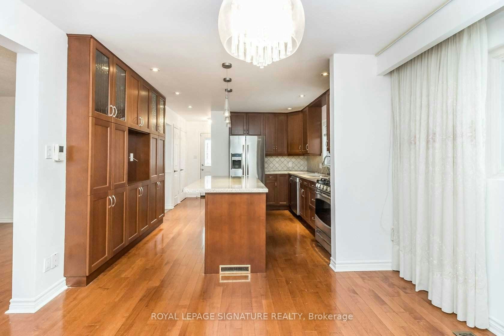 Upper-19 Starlake Drive, Toronto, ON, M1G 3C3 - 10