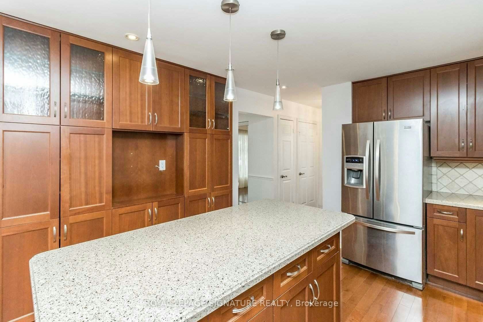 Upper-19 Starlake Drive, Toronto, ON, M1G 3C3 - 7