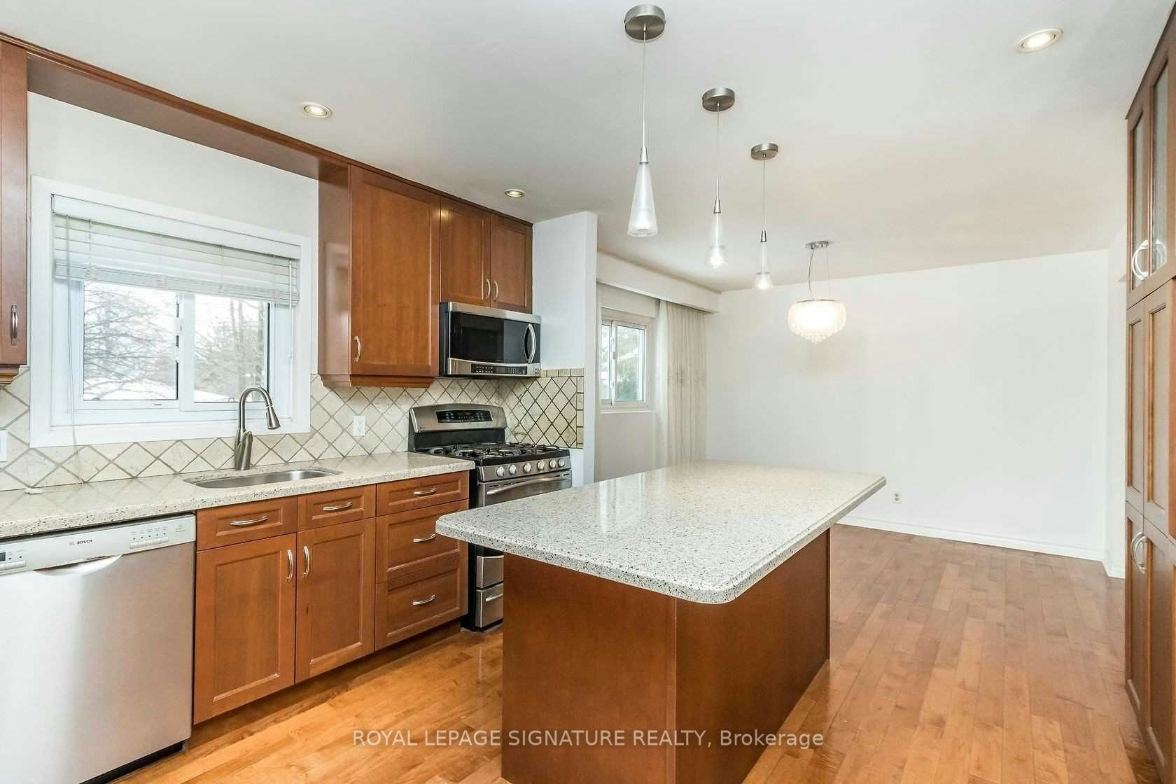 Upper-19 Starlake Drive, Toronto, ON, M1G 3C3 - 9
