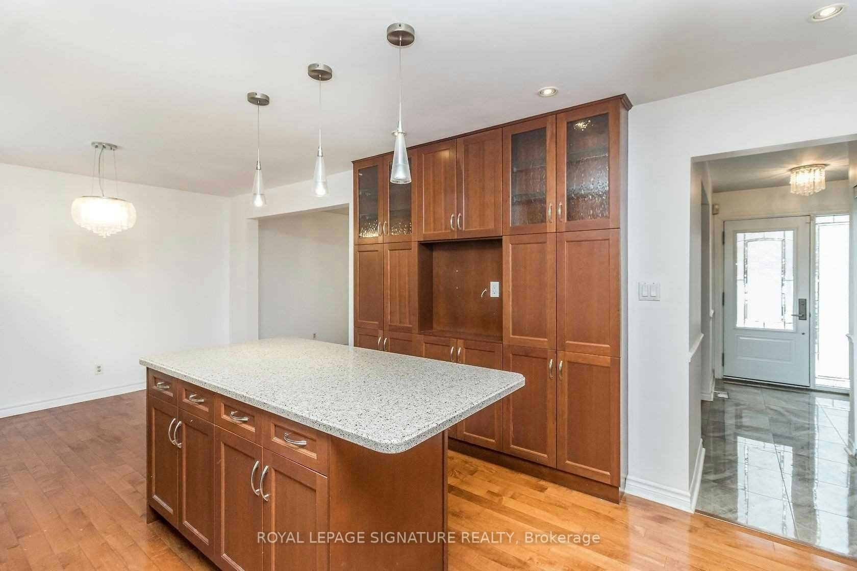 Upper-19 Starlake Drive, Toronto, ON, M1G 3C3 - 8