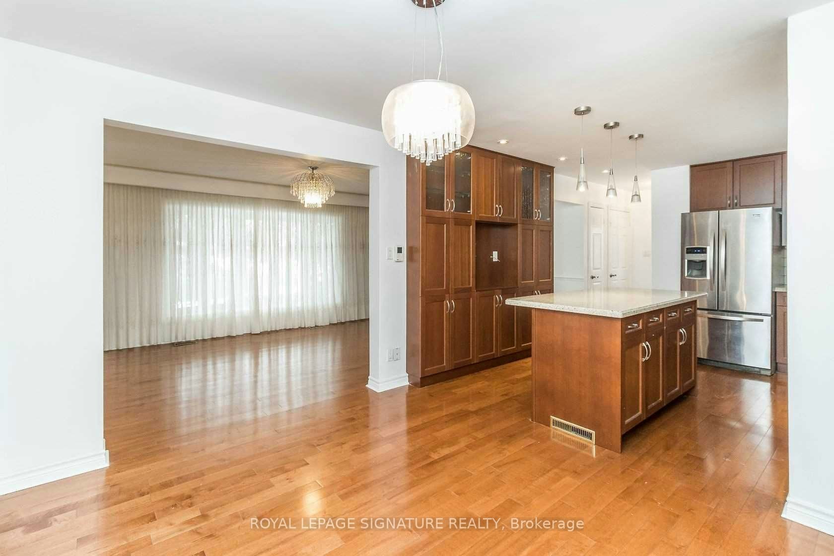 Upper-19 Starlake Drive, Toronto, ON, M1G 3C3 - 6