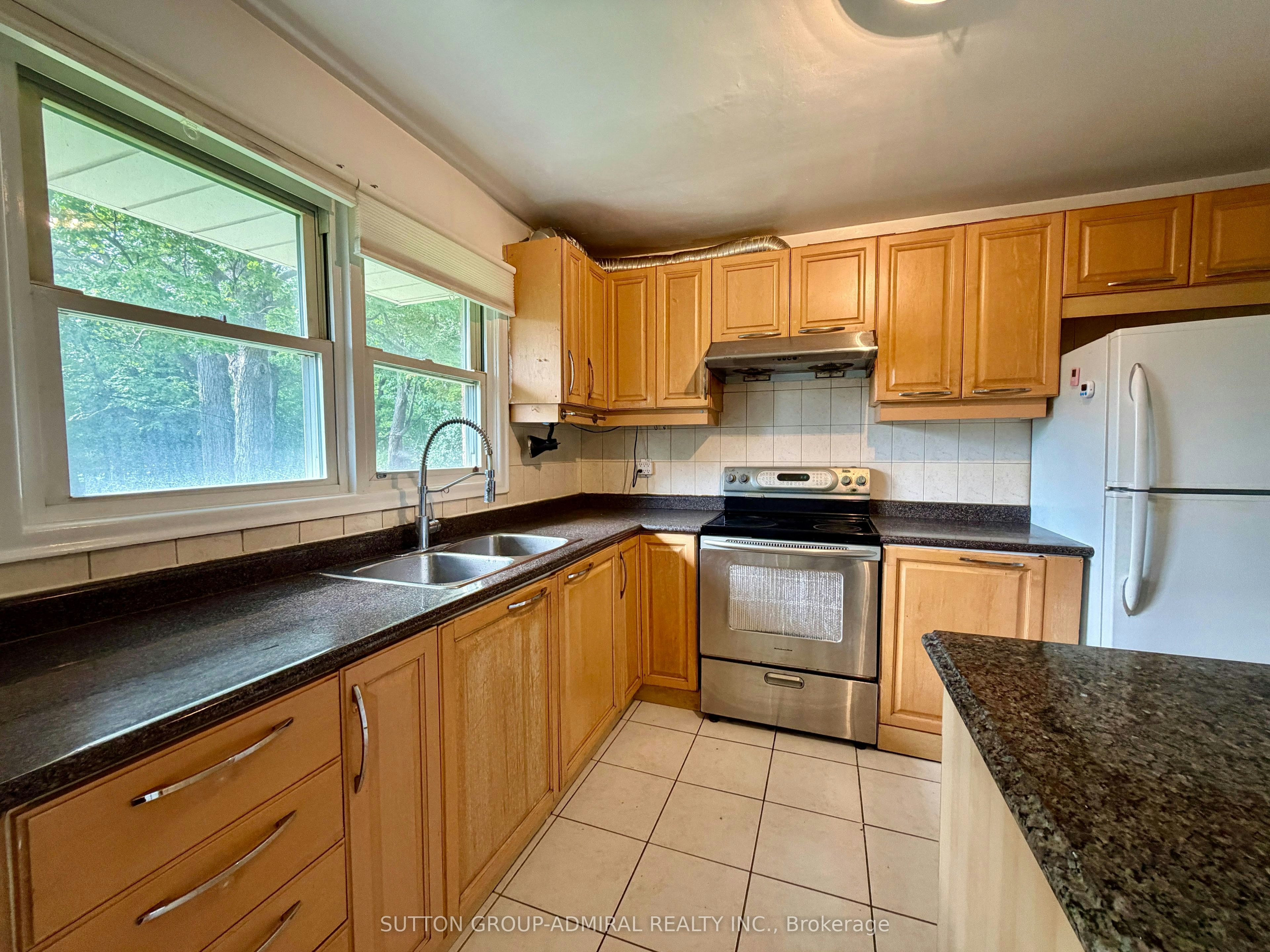 6 Highhill Drive, Toronto, ON, M1T 1N6